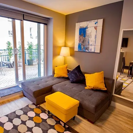 Modern In The City Centre Apartment