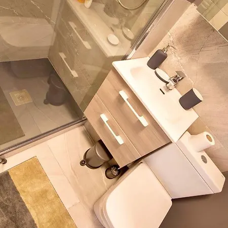 Modern In The City Centre Apartment