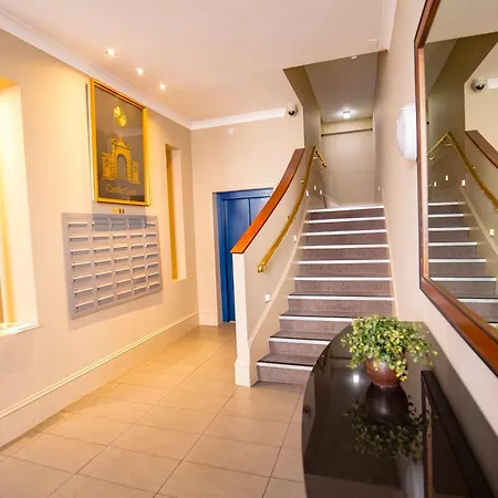 Modern In The City Centre Apartment *